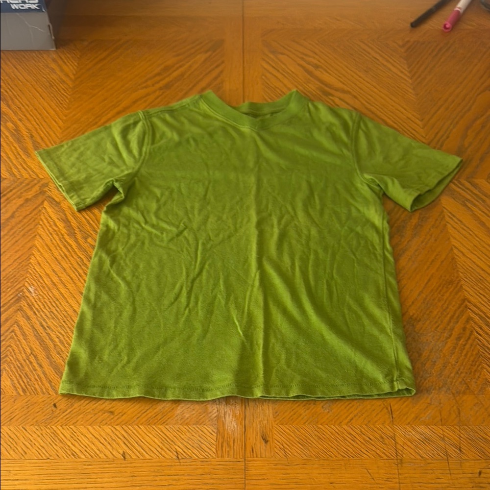 Cherokee V neck shirt sleeve